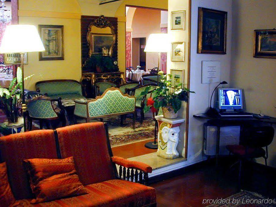 Hhb Hotel Florence Room photo